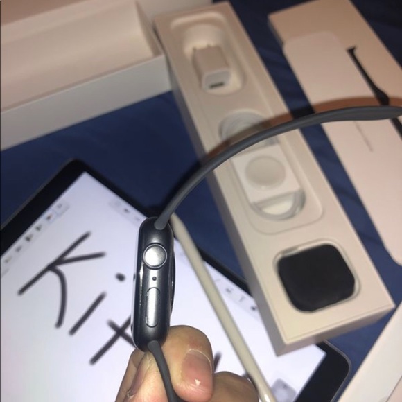 apple watch series 4 - Picture 4 of 6